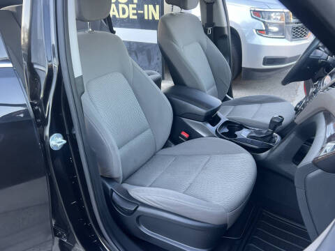 2017 Hyundai Santa Fe SE