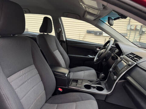 2017 Toyota Camry Hybrid LE