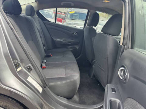 2016 Nissan Versa 1.6 SV