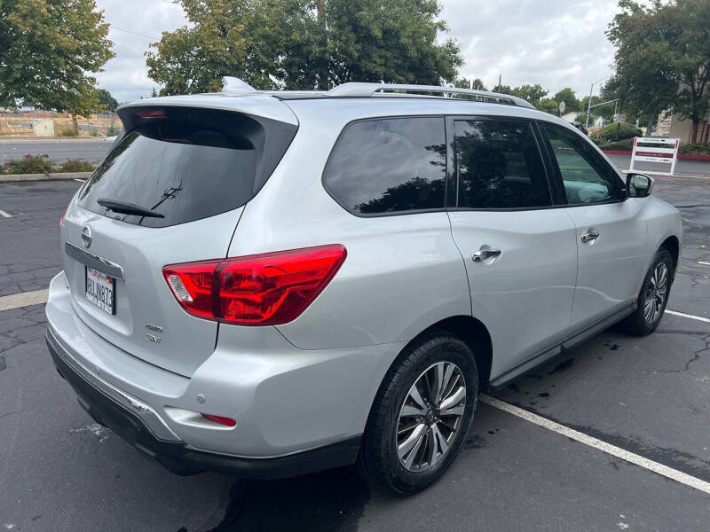 2019 Nissan Pathfinder SV