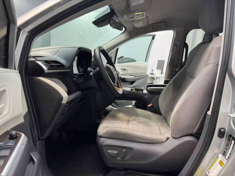 2021 Toyota Sienna LE 8-Passenger