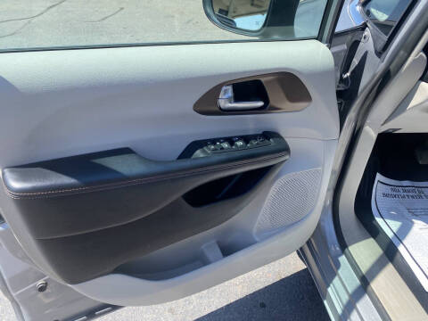 2017 Chrysler Pacifica Touring