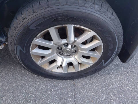 2012 Nissan Pathfinder LE