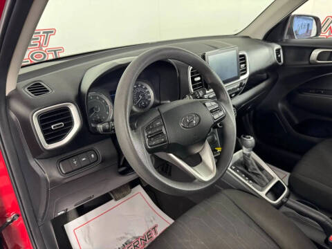 2022 Hyundai Venue SE