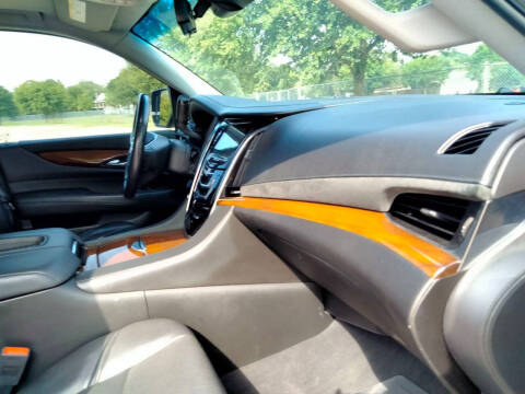 2018 Cadillac Escalade ESV Luxury