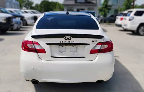 2012 Infiniti M37