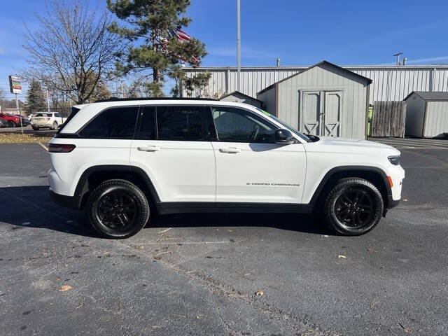 2024 Jeep Grand Cherokee Laredo