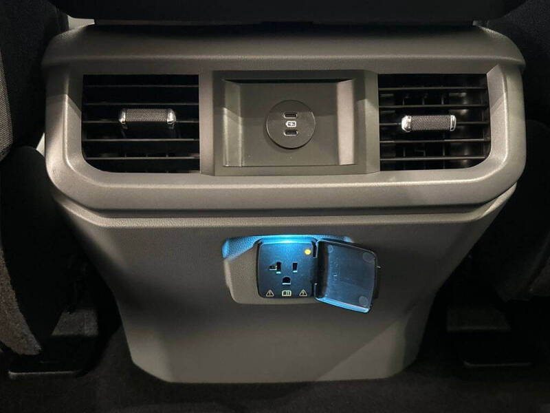 2025 Ford F-150 Lightning XLT