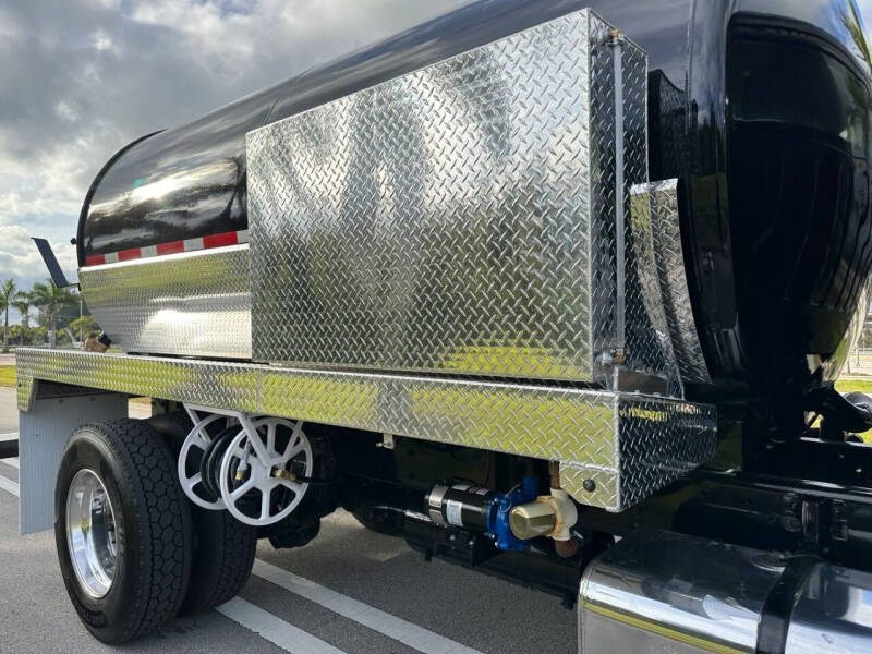 2015 Freightliner M2 106