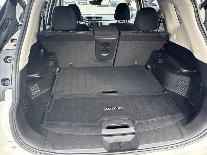 2020 Nissan Rogue SV