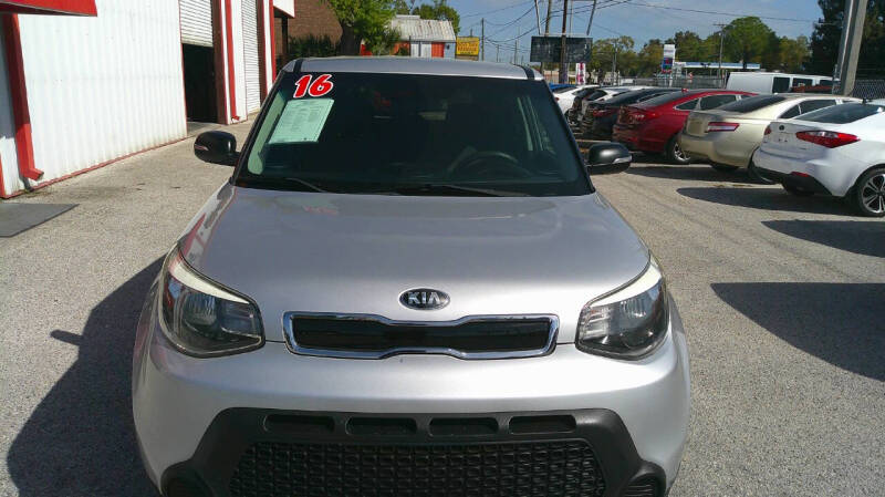 2016 Kia Soul +