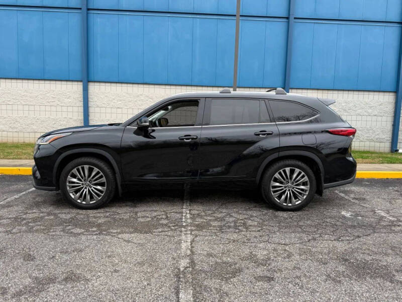 2022 Toyota Highlander Platinum