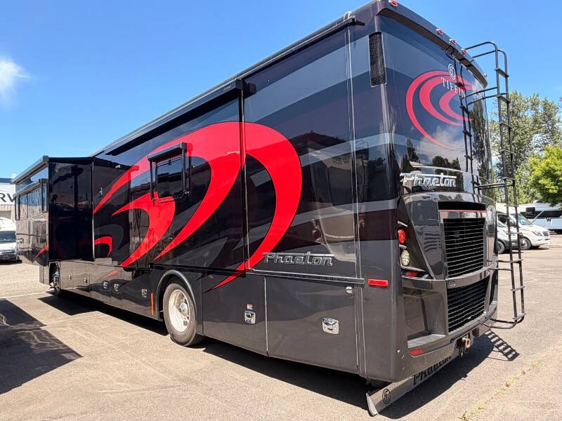 2020 Freightliner XCM Chassis