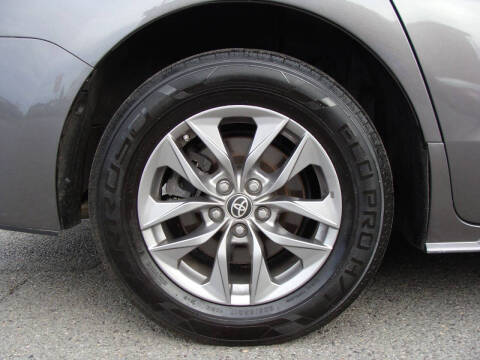 2021 Toyota Sienna LE 8-Passenger