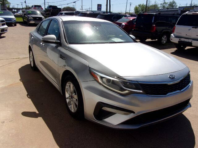 2019 Kia Optima LX photo 3