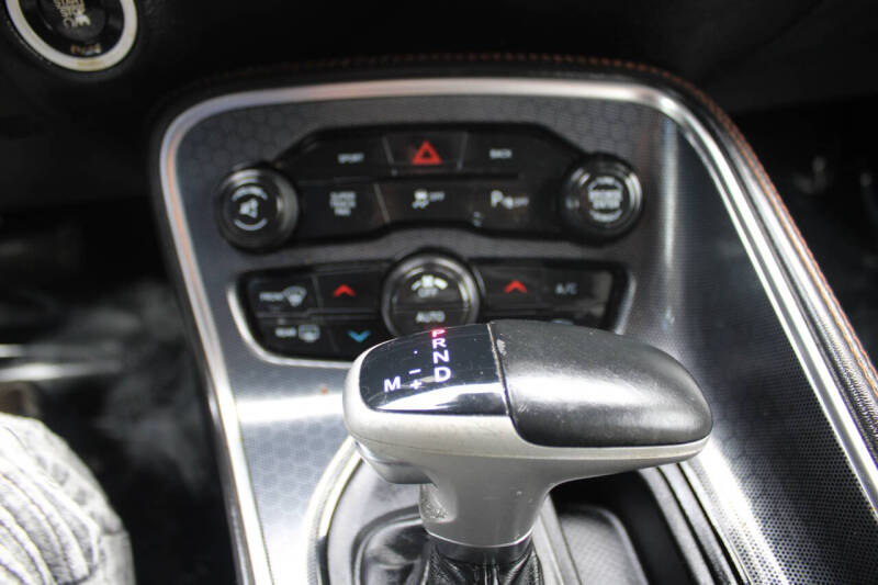 2015 Dodge Challenger SXT Plus