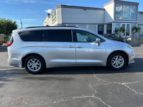2022 Chrysler Pacifica Touring L