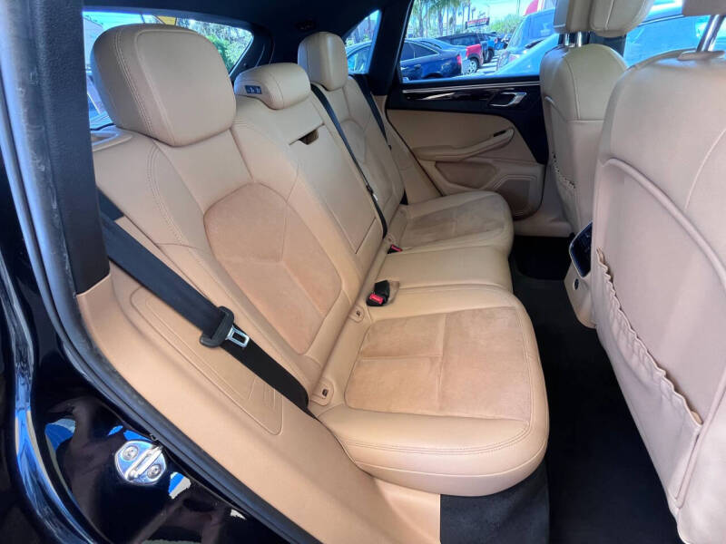 2017 Porsche Macan