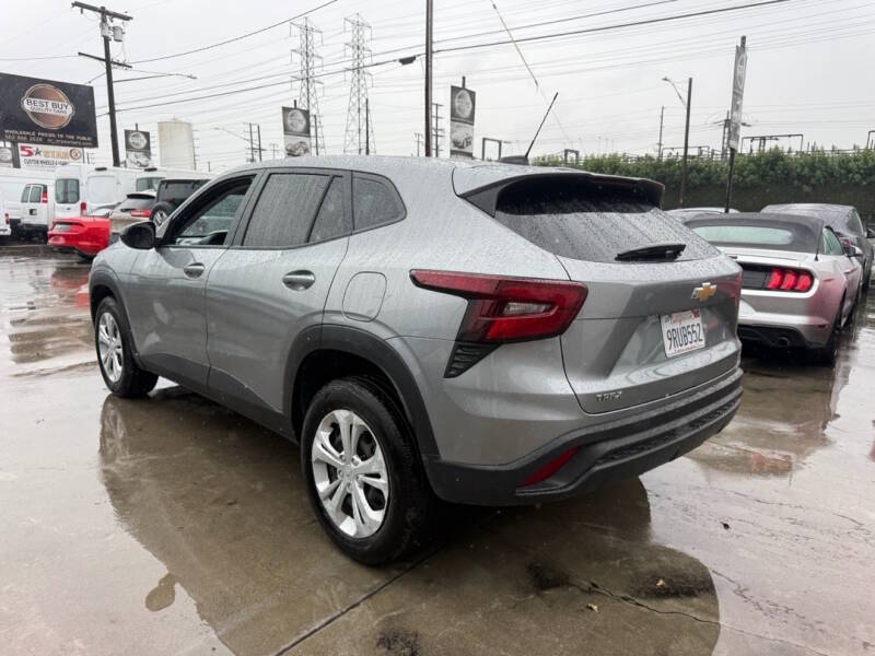 2025 Chevrolet Trax LS