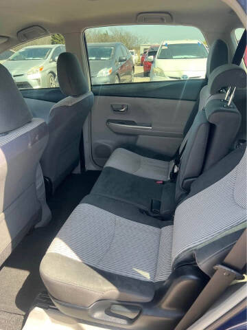 2015 Toyota Prius v Two