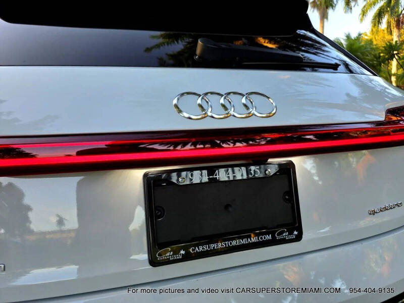 2021 Audi e-tron quattro Premium