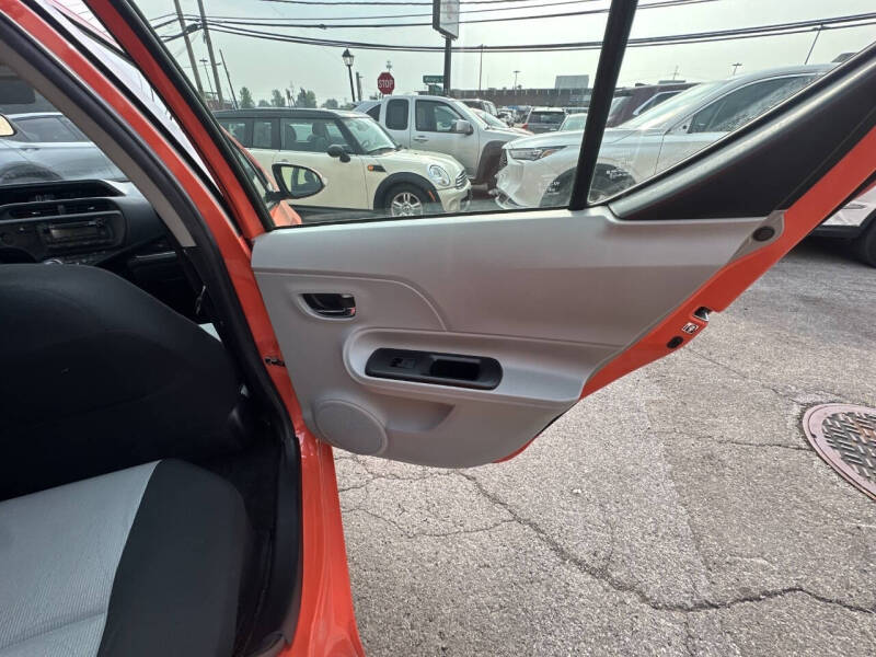 2014 Toyota Prius c Three