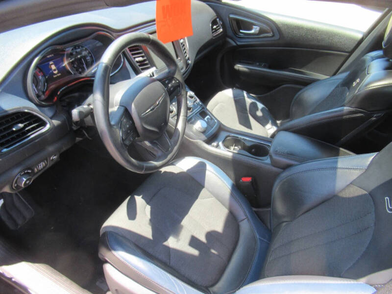 2015 Chrysler 200 S