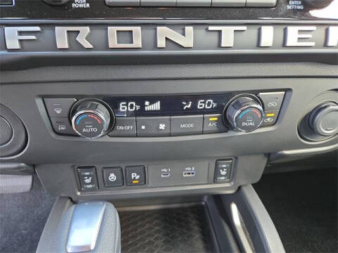 2025 Nissan Frontier SV