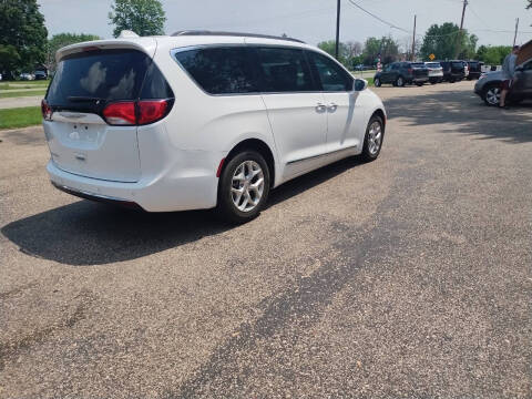 2017 Chrysler Pacifica Touring-L
