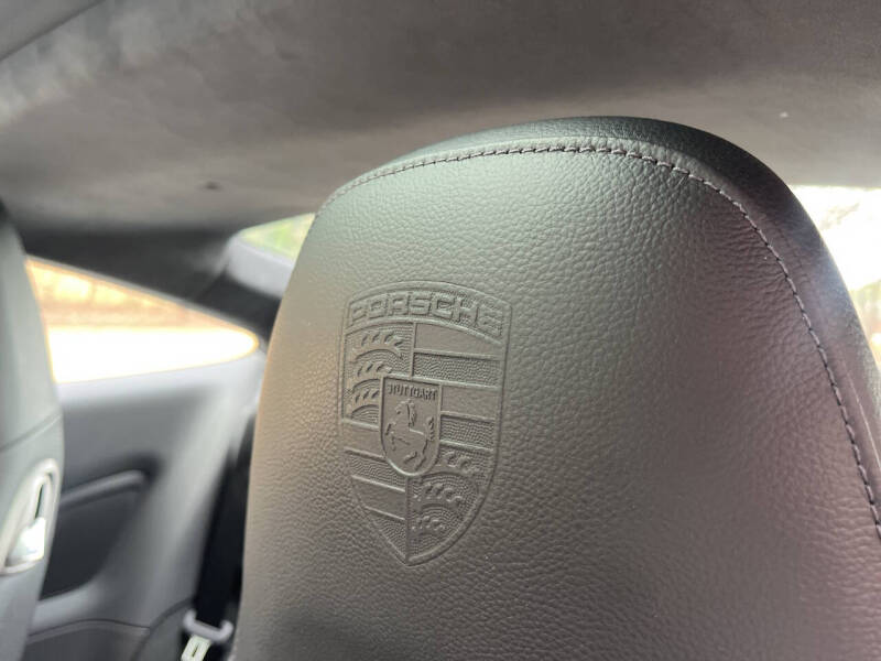 2018 Porsche 911 Carrera