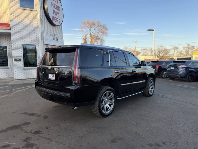 2017 Cadillac Escalade Luxury