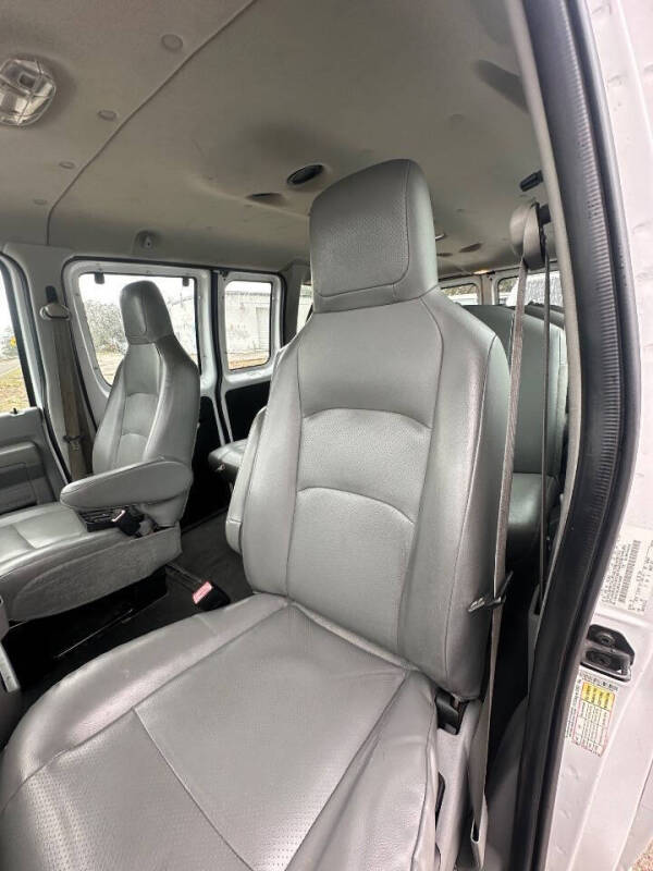 2011 Ford E-Series E-350 SD XL