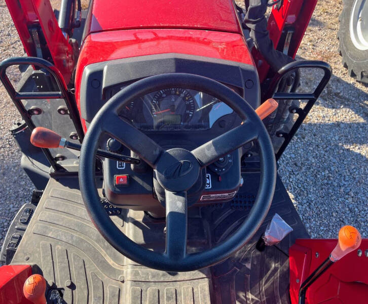 2025 Mahindra 5100 Series 5145 4WD SHUTTLE