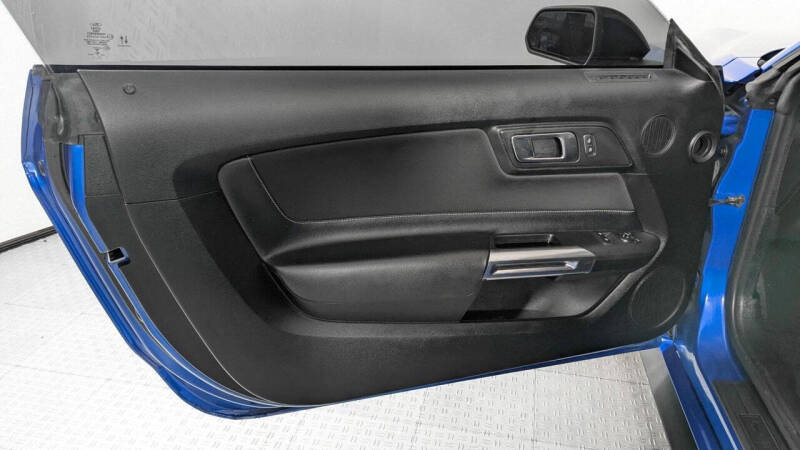 2021 Ford Mustang EcoBoost