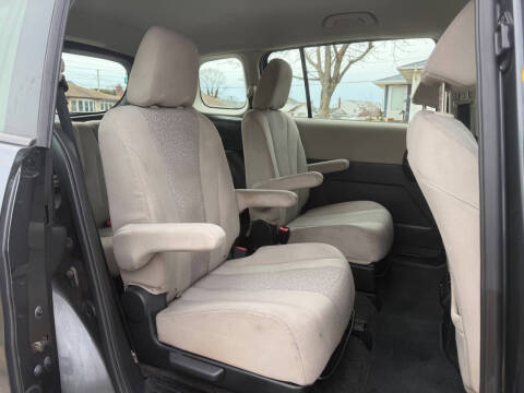 2012 Mazda MAZDA5 Sport
