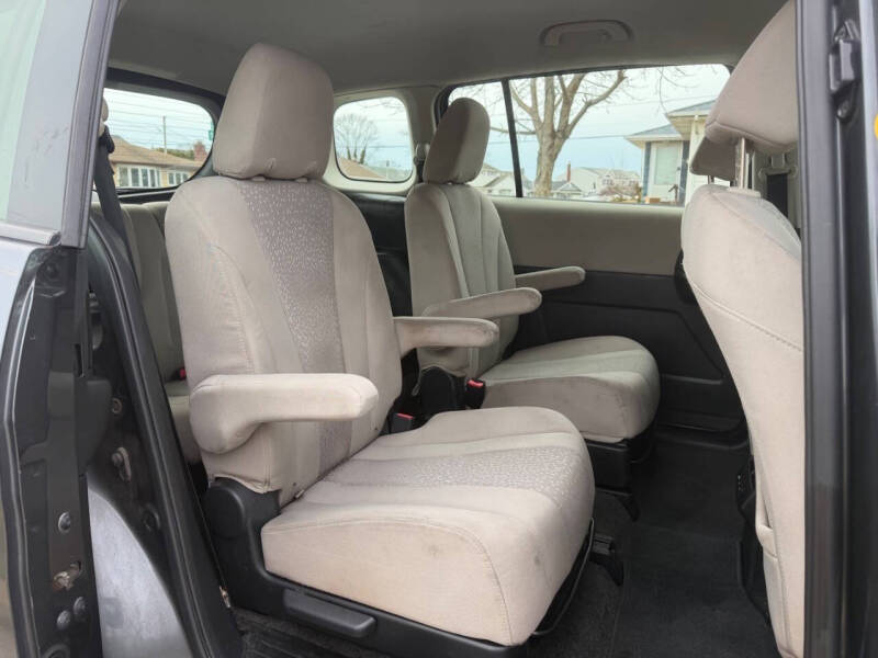 2012 Mazda MAZDA5 Sport