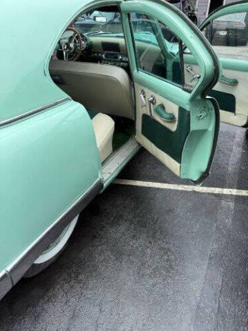 1953 Kaiser Manhattan
