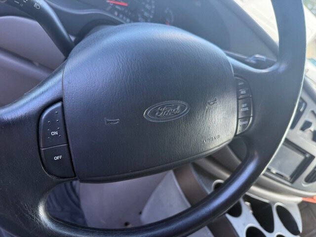 2000 Ford E-Series E-450 SD