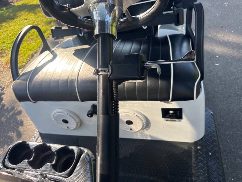 2015 E-Z-GO Express S4