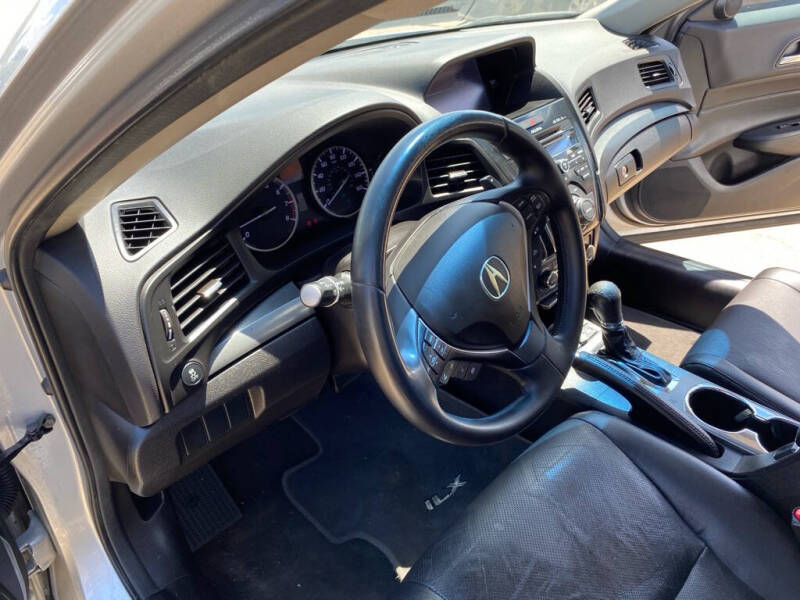2013 Acura ILX 2.0L w/Tech