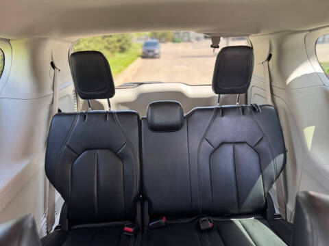 2022 Chrysler Pacifica Hybrid Touring L