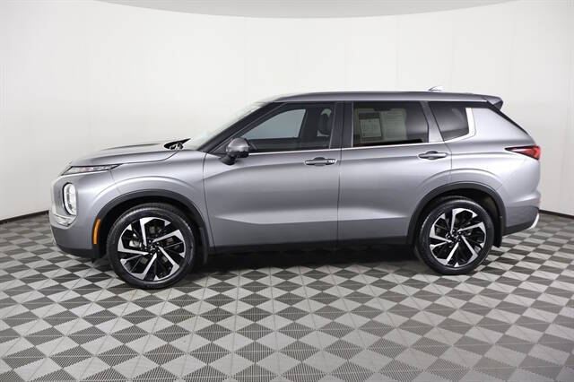 2023 Mitsubishi Outlander SE