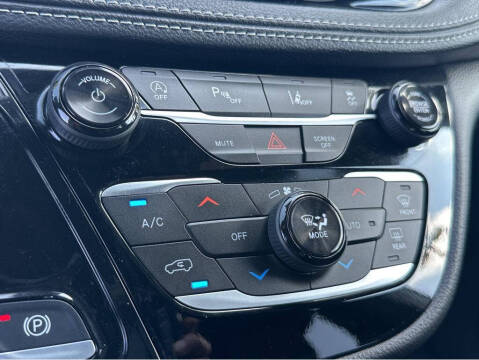 2024 Chrysler Pacifica Touring