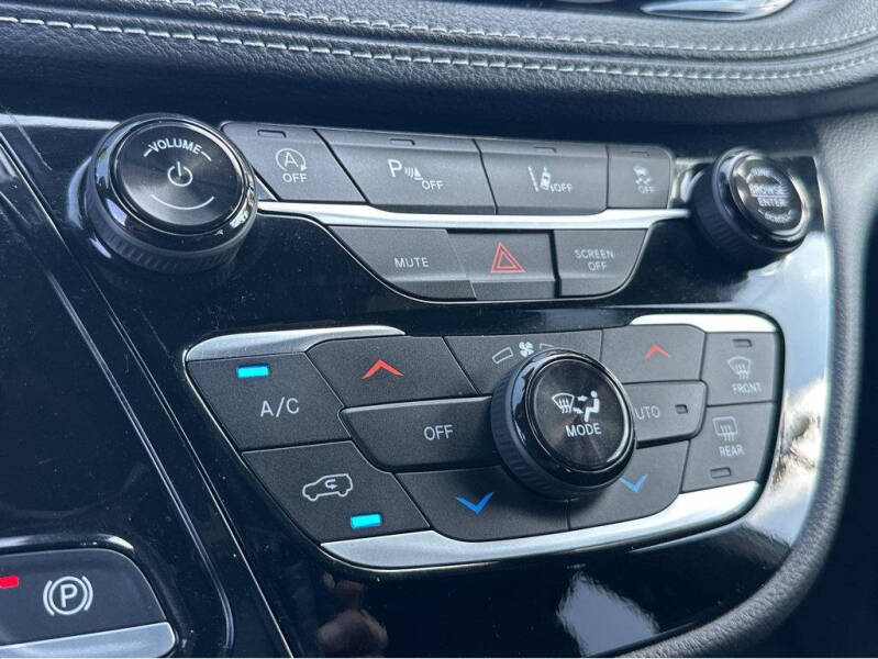 2024 Chrysler Pacifica Touring