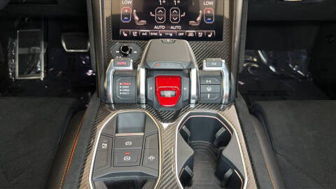 2023 Lamborghini Urus Performante
