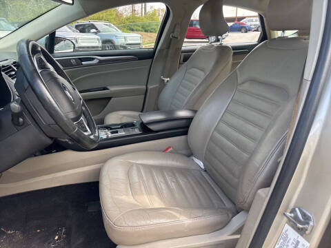 2017 Ford Fusion SE