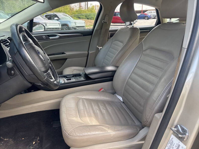 2017 Ford Fusion SE