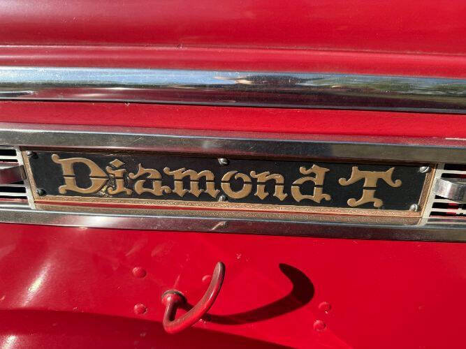 1949 Diamond T 201