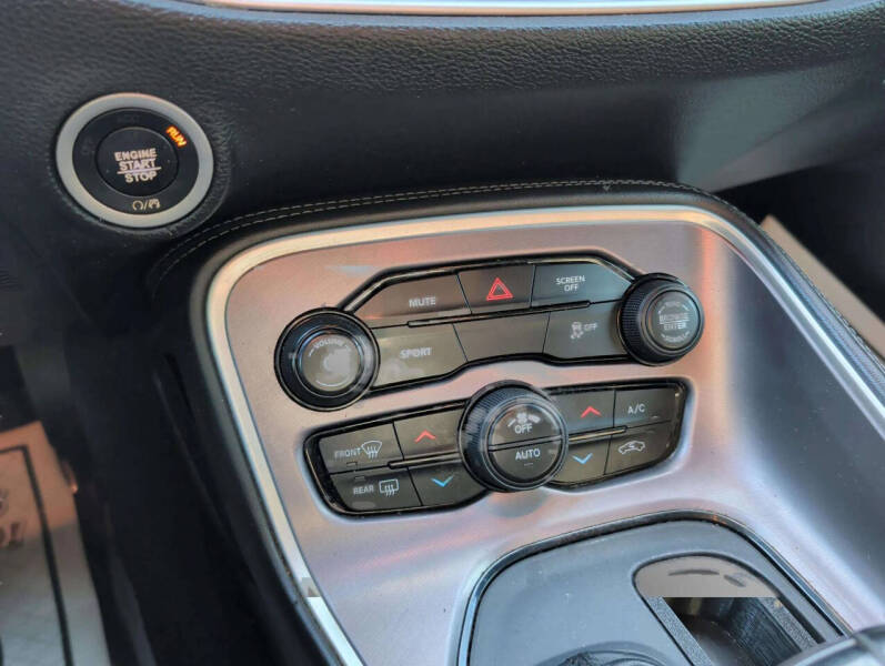 2019 Dodge Challenger SXT