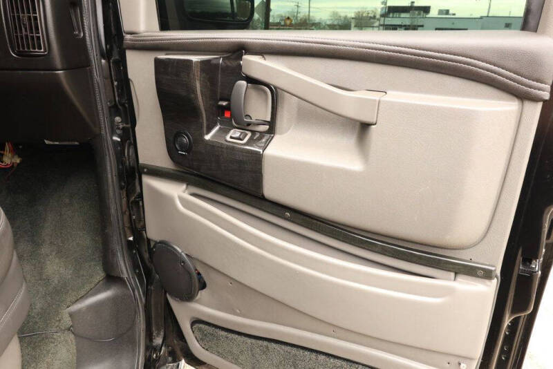 2018 GMC Savana 2500